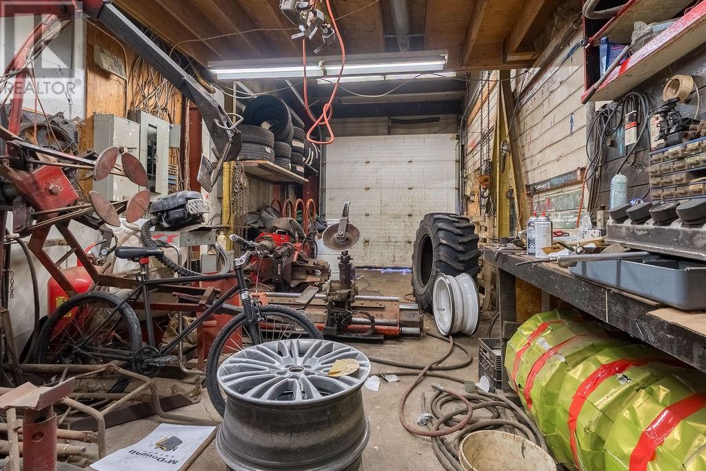 6 Oakland Avenue, Elliot Lake, Ontario P3A 2T1 - Photo 11 - 2126397