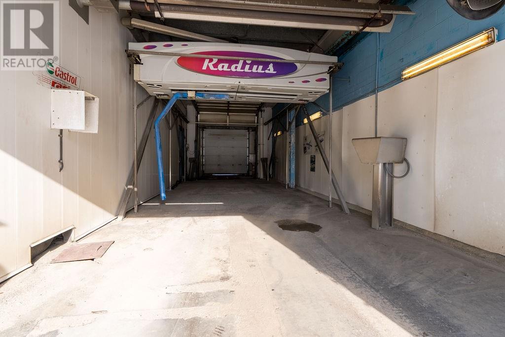 6 Oakland Avenue, Elliot Lake, Ontario P3A 2T1 - Photo 4 - 2126397