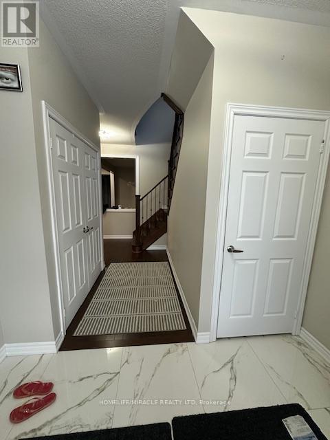 63 Royal Fern Crescent, Caledon, Ontario  L7C 4H1 - Photo 2 - W12800900