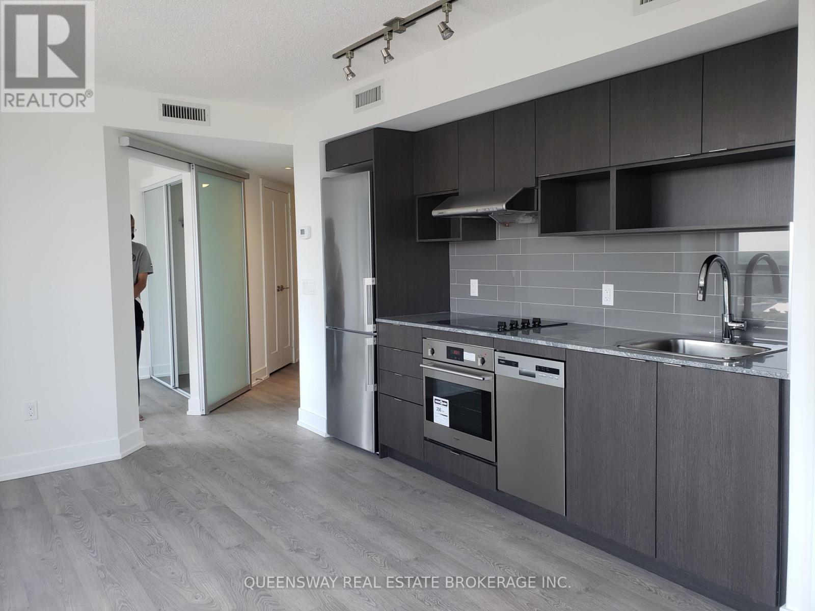 1504 - 7 Mabelle Avenue, Toronto, Ontario  M5T 0C9 - Photo 4 - W12800914