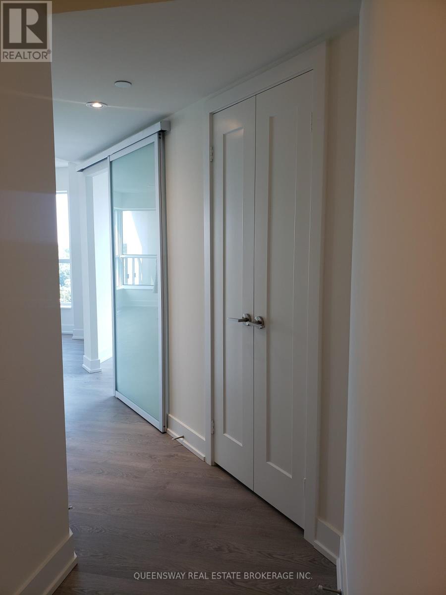 1504 - 7 Mabelle Avenue, Toronto, Ontario  M5T 0C9 - Photo 6 - W12800914