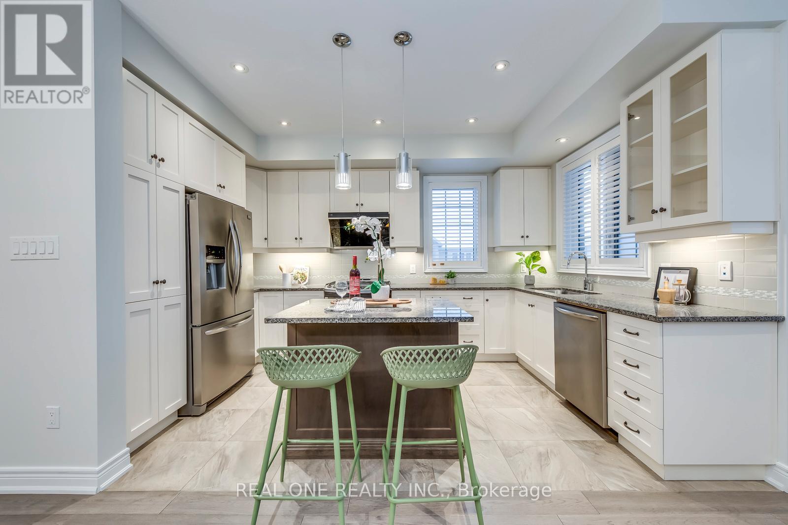 378 Alderwood Common, Oakville, Ontario  L6H 0P8 - Photo 21 - W12800934