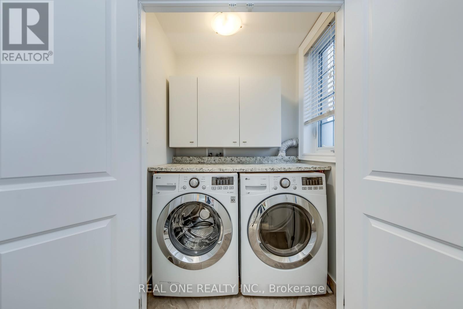 378 Alderwood Common, Oakville, Ontario  L6H 0P8 - Photo 35 - W12800934