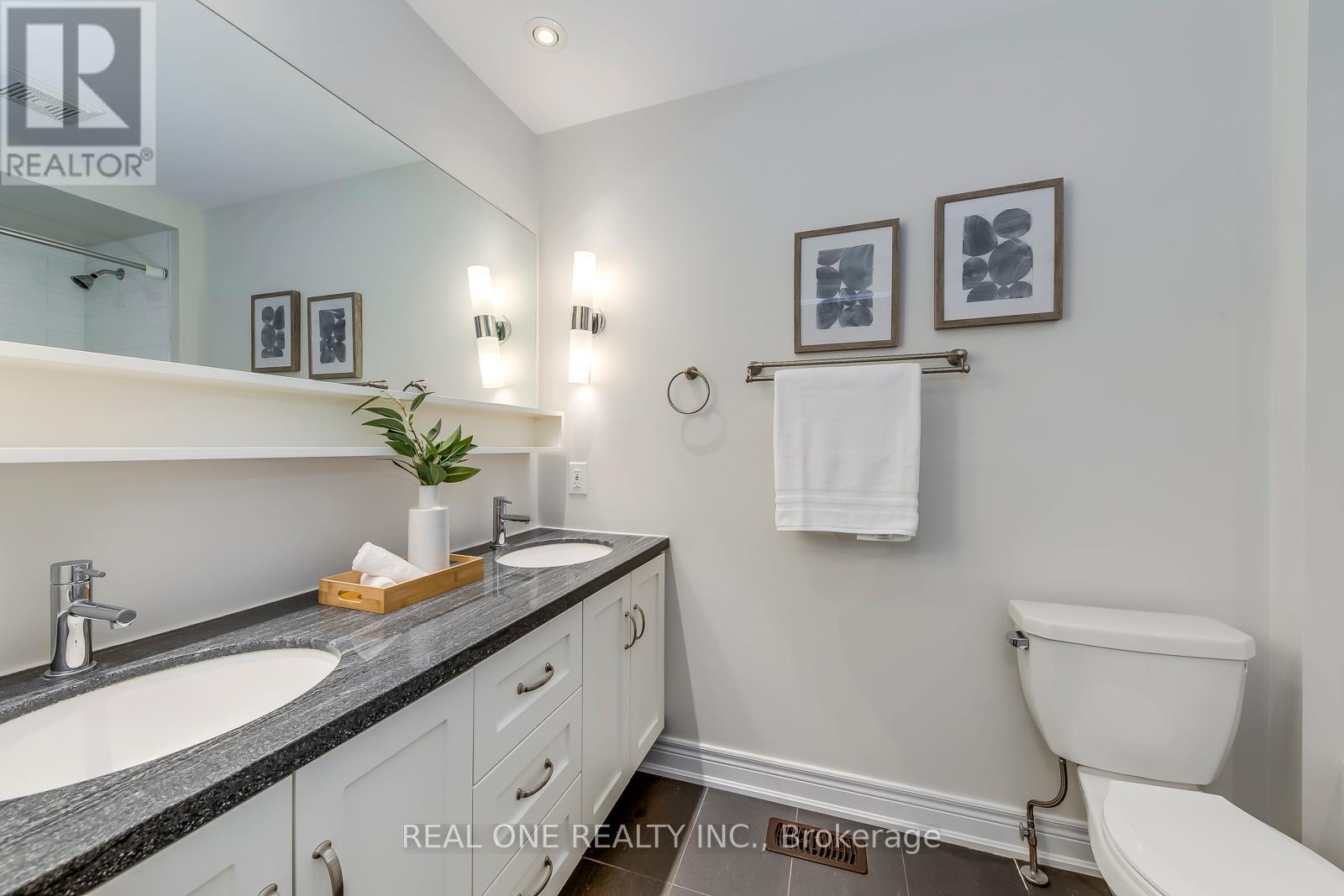 378 Alderwood Common, Oakville, Ontario  L6H 0P8 - Photo 47 - W12800934