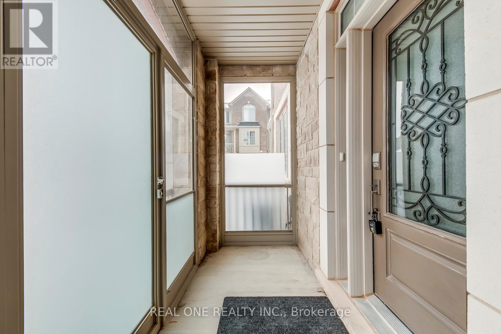 378 Alderwood Common, Oakville, Ontario  L6H 0P8 - Photo 6 - W12800934