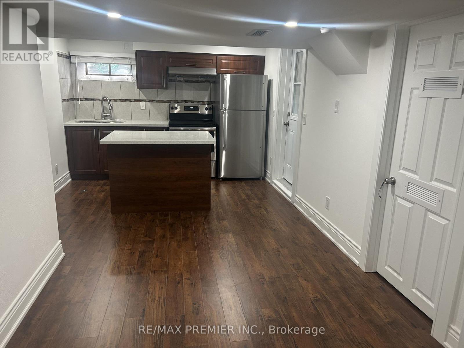 LOWER - 4057 TAFFEY CRESCENT, Mississauga, Ontario