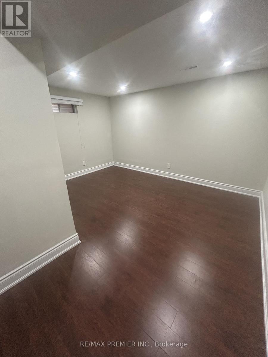 Lower - 4057 Taffey Crescent, Mississauga (Erin Mills), Ontario  L5L 2A6 - Photo 3 - W12800940