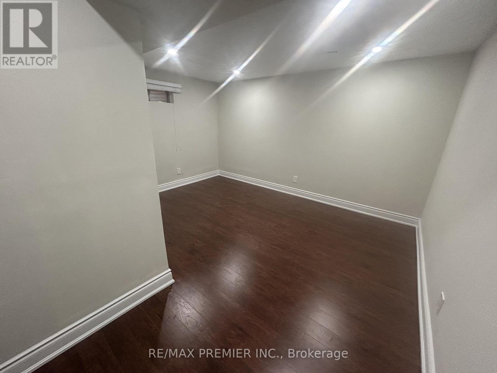 Lower - 4057 Taffey Crescent, Mississauga (Erin Mills), Ontario  L5L 2A6 - Photo 5 - W12800940