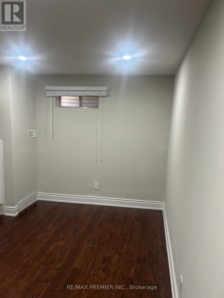 Lower - 4057 Taffey Crescent, Mississauga (Erin Mills), Ontario  L5L 2A6 - Photo 8 - W12800940