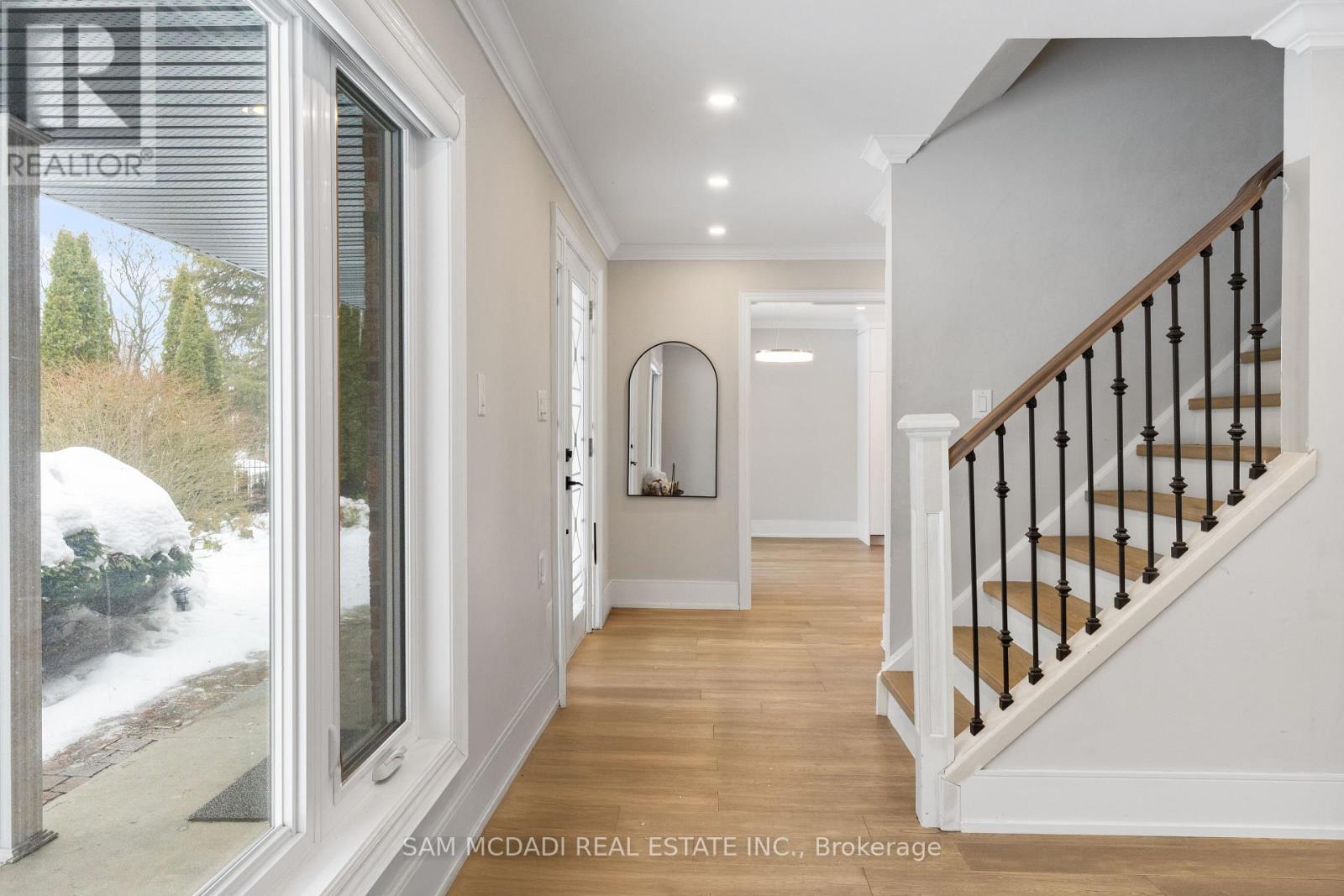 2188 Highriver Court, Mississauga, Ontario  L5H 3K4 - Photo 2 - W12800962