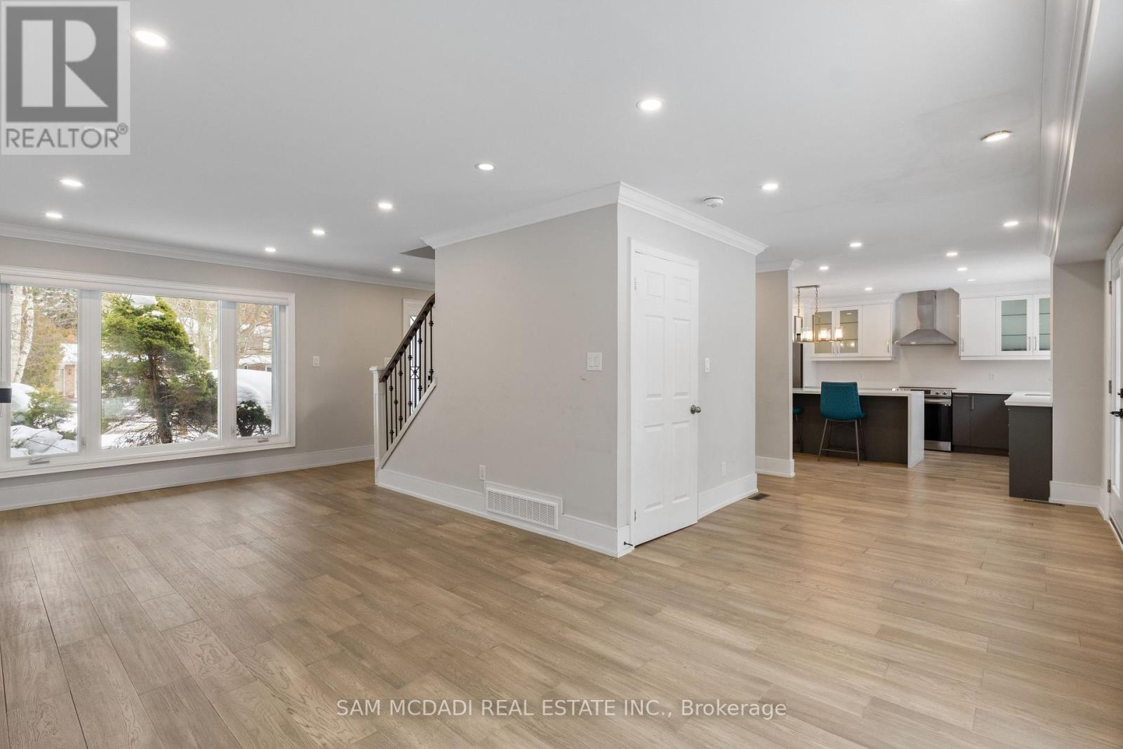 2188 Highriver Court, Mississauga, Ontario  L5H 3K4 - Photo 4 - W12800962