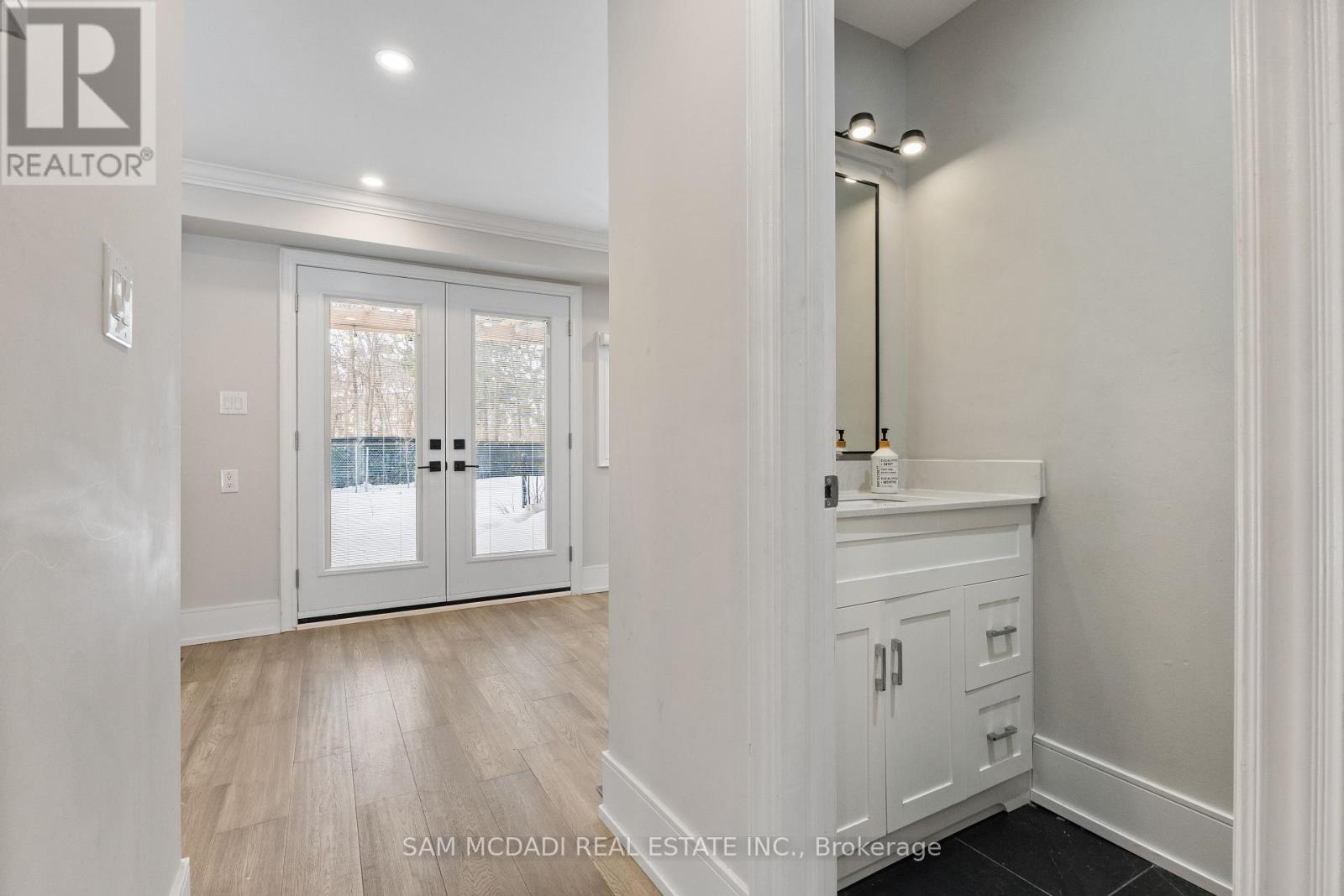 2188 Highriver Court, Mississauga, Ontario  L5H 3K4 - Photo 9 - W12800962