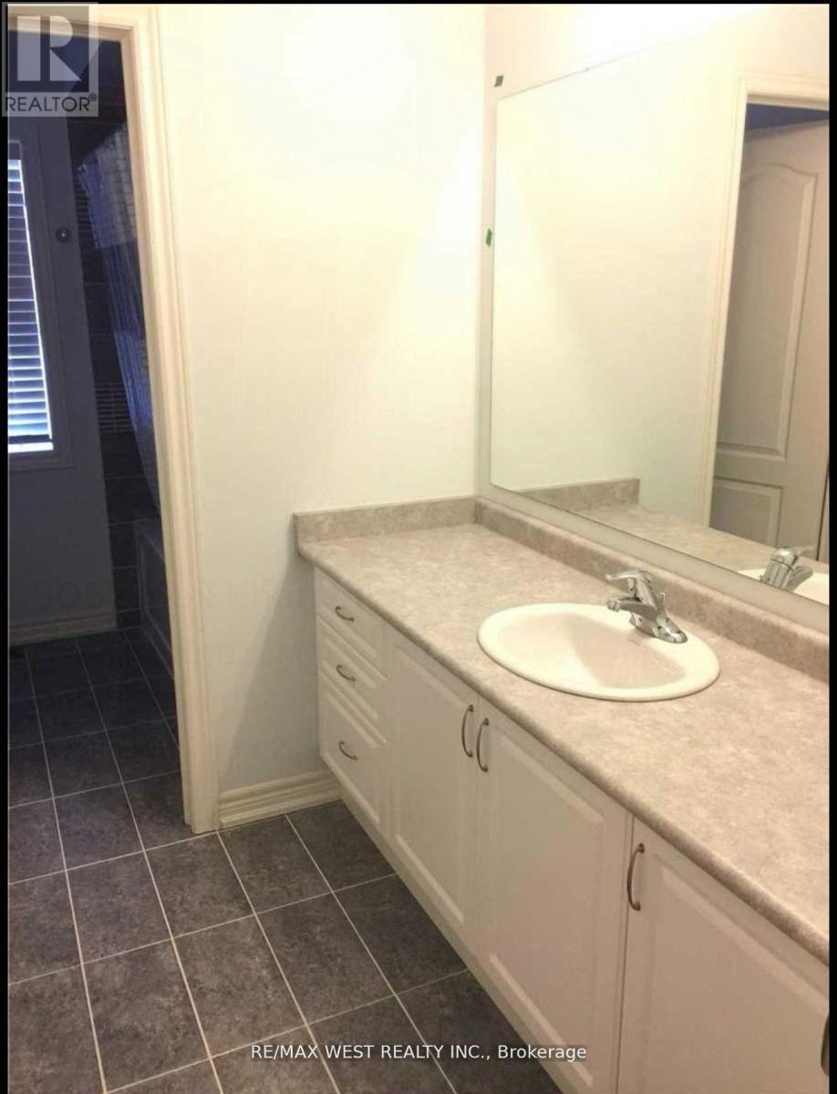 3052 Max Khan Boulevard, Oakville, Ontario  L6H 0S4 - Photo 9 - W12800970