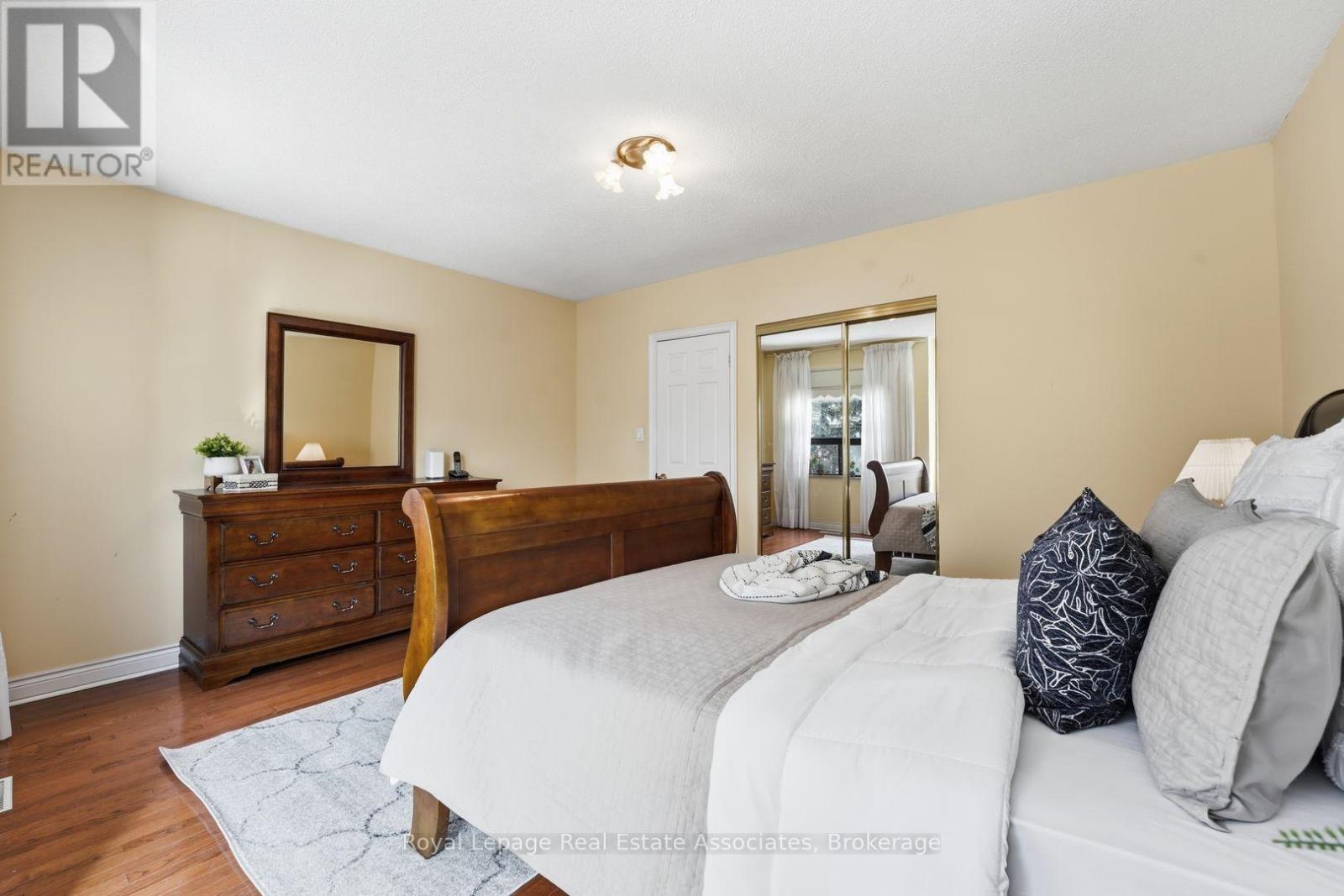 439 Salem Avenue N, Toronto, Ontario  M6H 3C9 - Photo 11 - W12800982