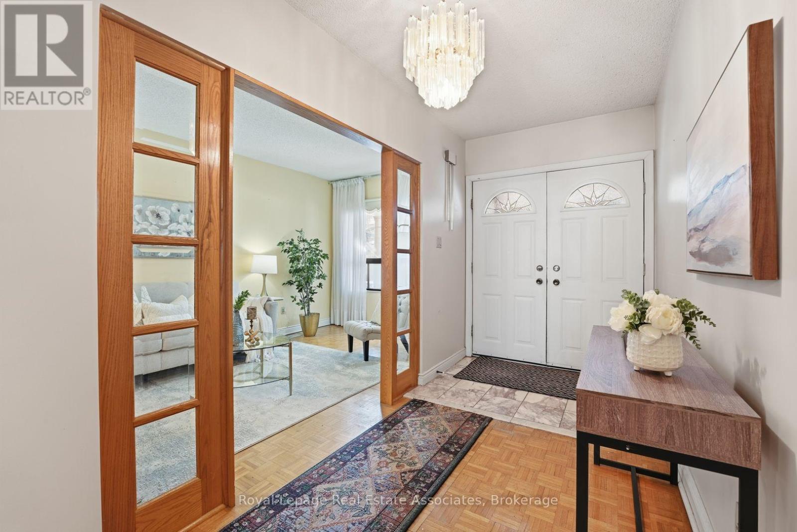 439 Salem Avenue N, Toronto, Ontario  M6H 3C9 - Photo 15 - W12800982