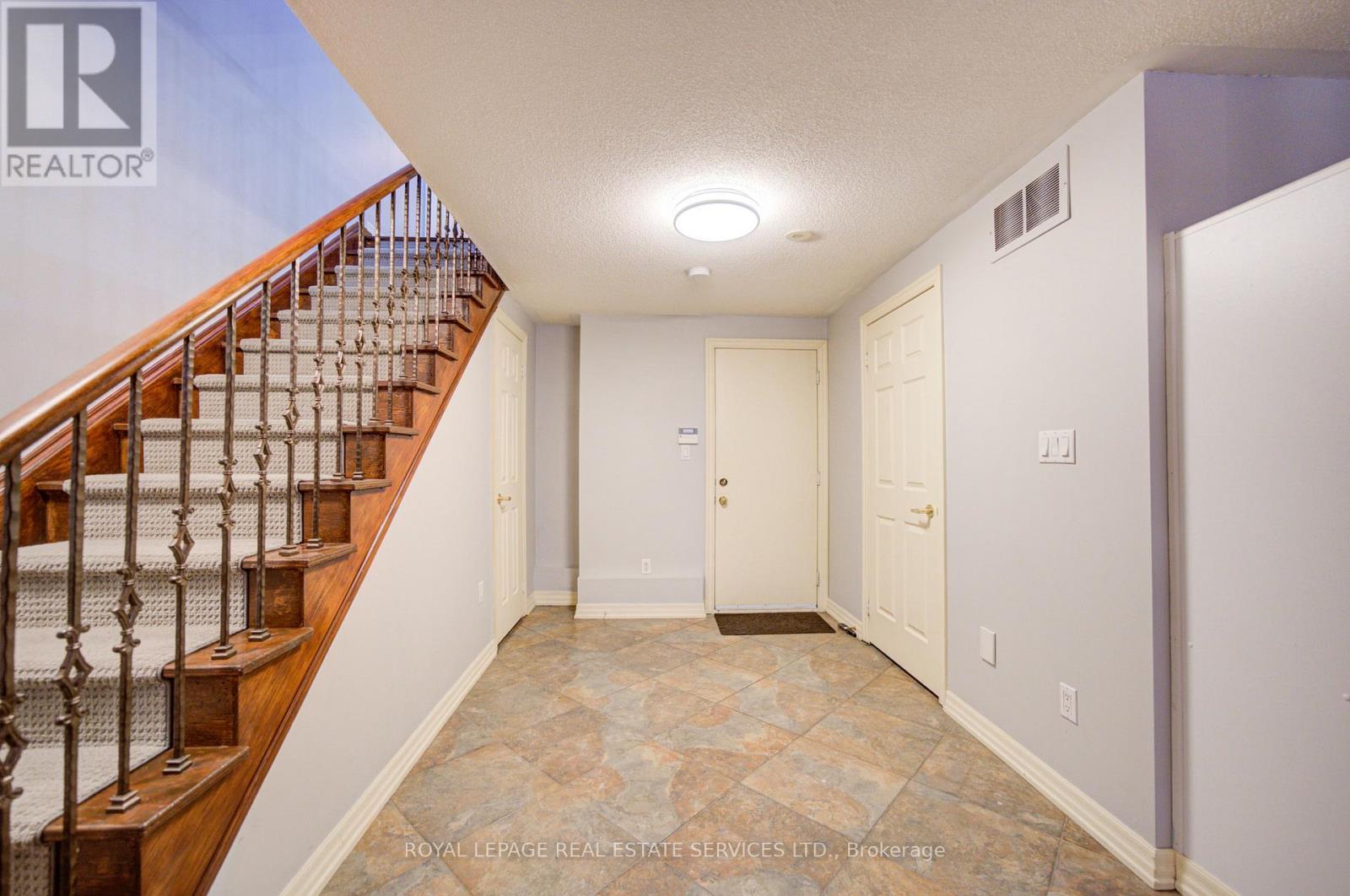 115 St Lawrence Drive, Mississauga, Ontario  L5G 4V2 - Photo 43 - W12800992