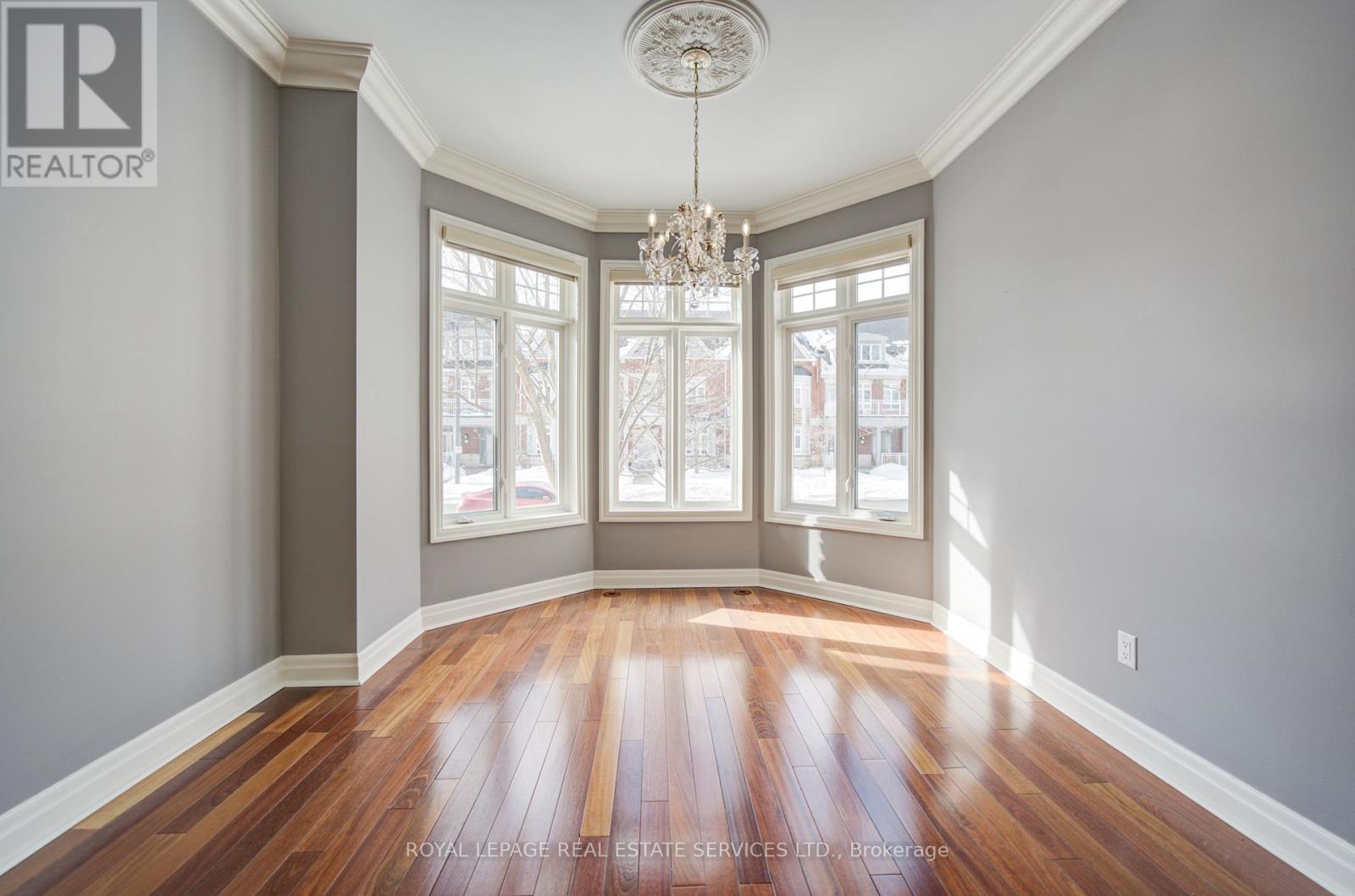 115 St Lawrence Drive, Mississauga, Ontario  L5G 4V2 - Photo 9 - W12800992