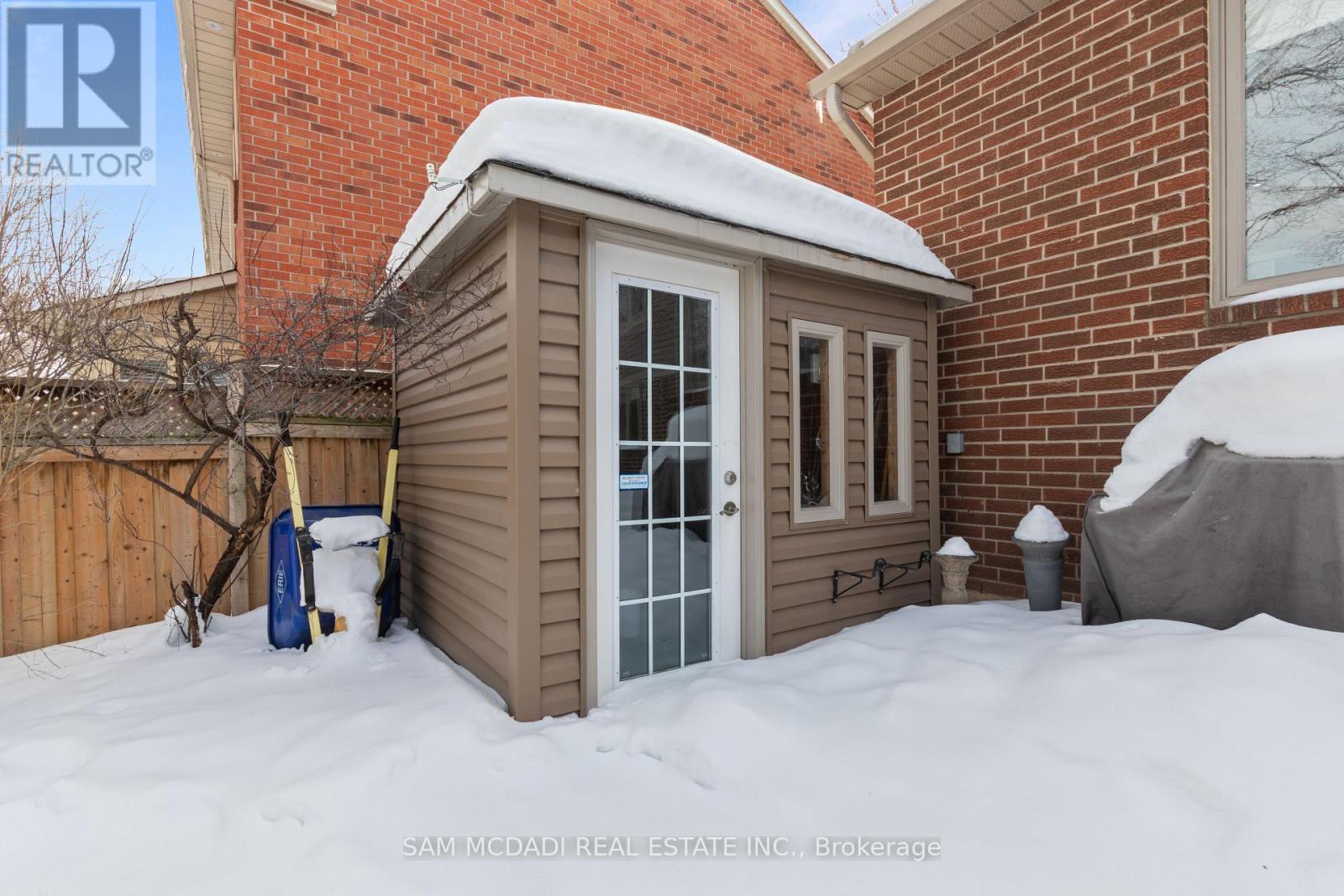 2332 Folkway Drive, Mississauga, Ontario  L5L 3B6 - Photo 36 - W12801000