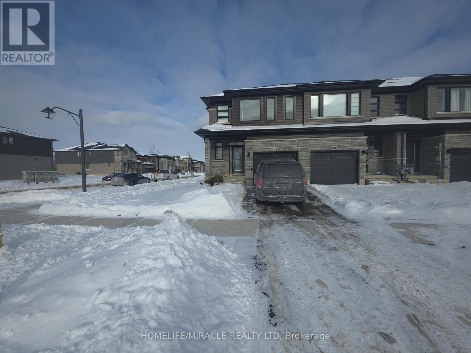 88 JUNE CALLWOOD WAY, Brantford, Ontario