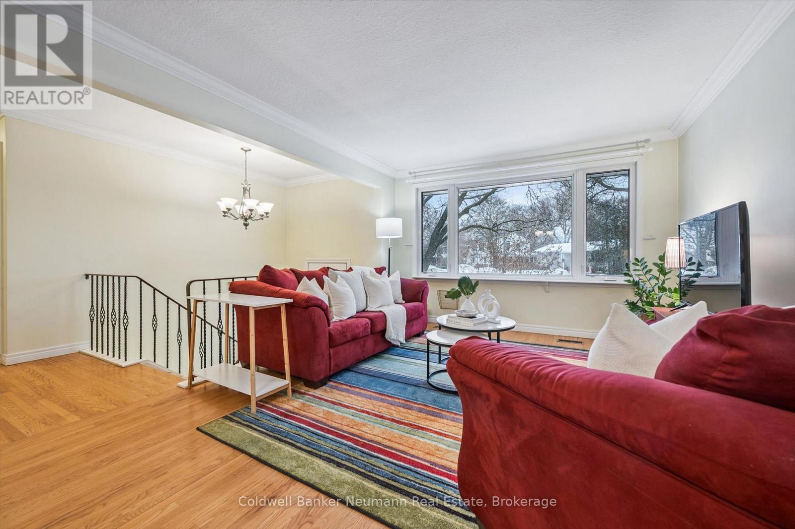 21 Oriole Crescent, Guelph (Dovercliffe Park/old University), Ontario  N1G 1J5 - Photo 4 - X12801020