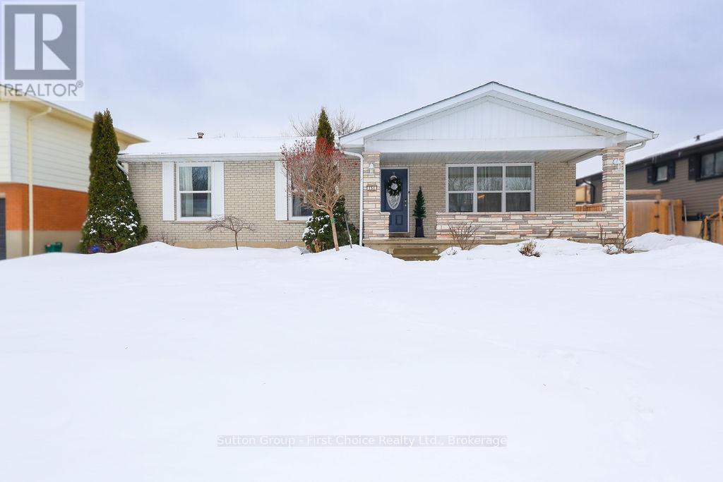 151 Bedford Drive, Stratford, Ontario  N5A 5J7 - Photo 3 - X12801102