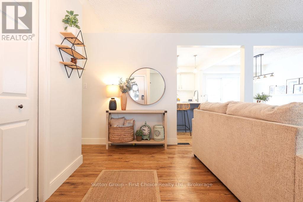 151 Bedford Drive, Stratford, Ontario  N5A 5J7 - Photo 5 - X12801102