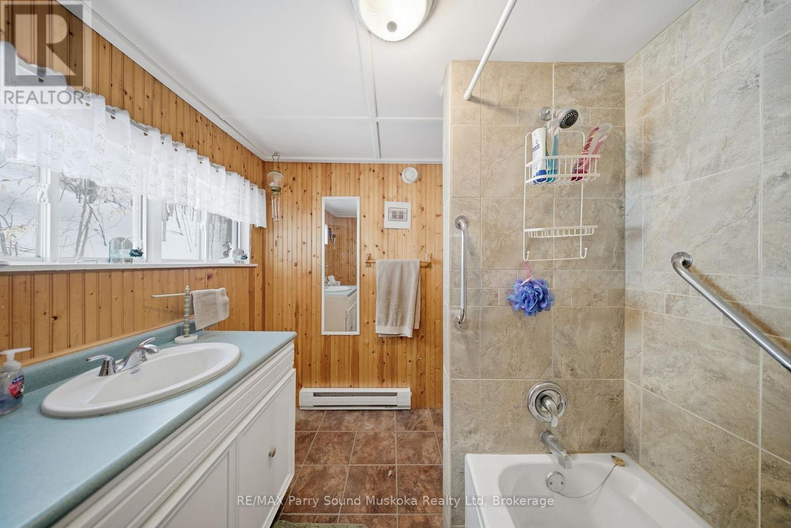 17 Indian Grove Road, Carling, Ontario  P0G 1G0 - Photo 21 - X12801104