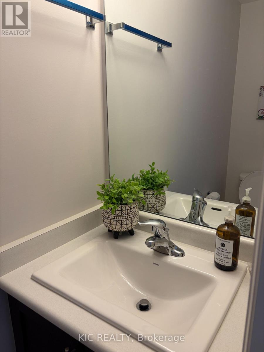 62 King George Way, Clarington, Ontario  L1C 7E5 - Photo 4 - E12801158