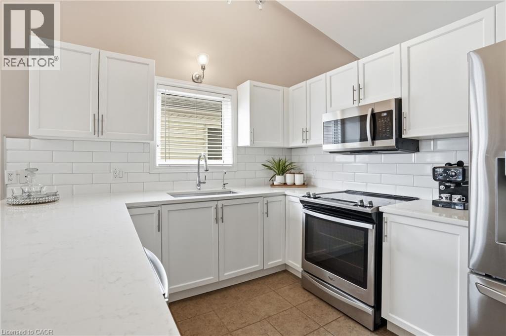 136 Courtney Crescent, Welland, Ontario  L3C 7H8 - Photo 7 - 40805975