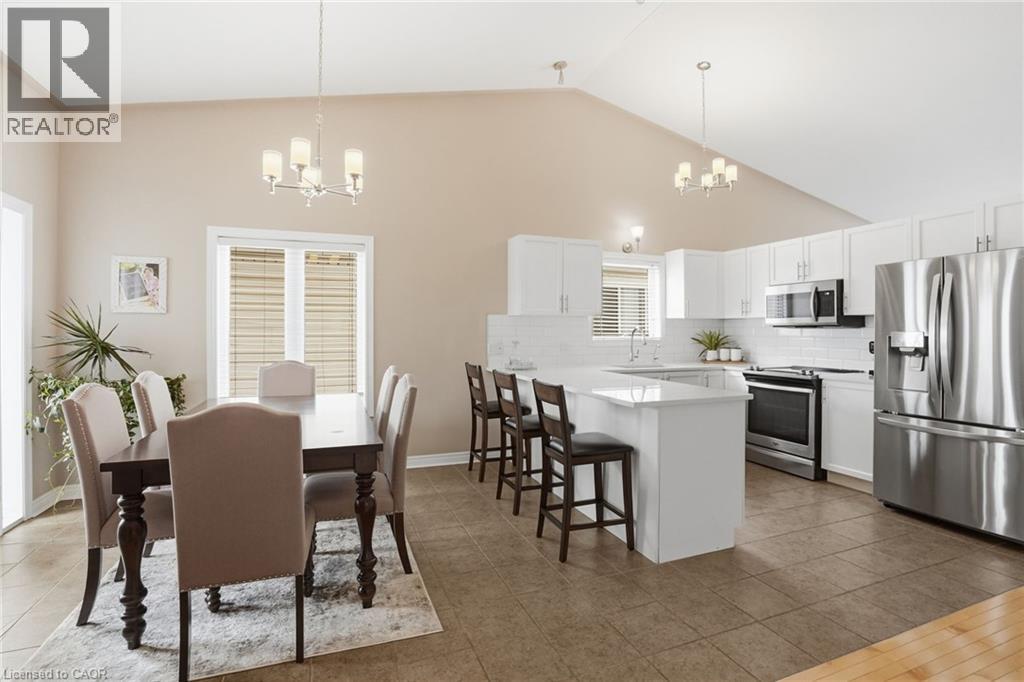 136 Courtney Crescent, Welland, Ontario  L3C 7H8 - Photo 6 - 40805975