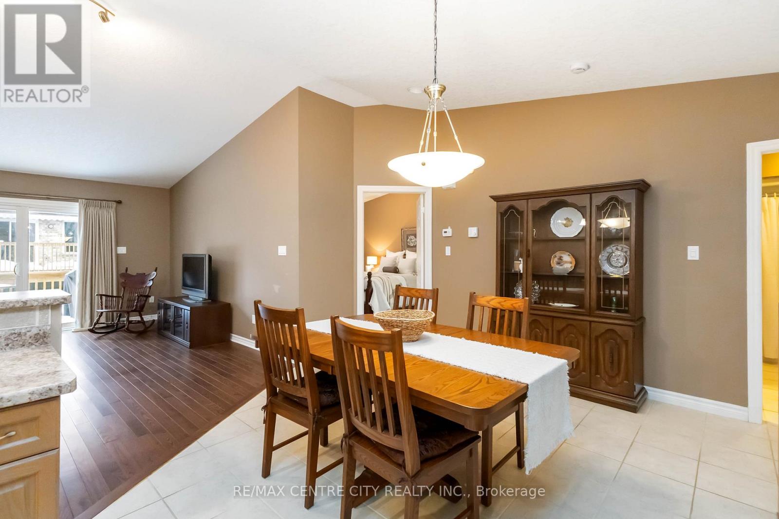 10 - 620 Thistlewood Drive, London North, Ontario  N5X 0A9 - Photo 10 - X12801086