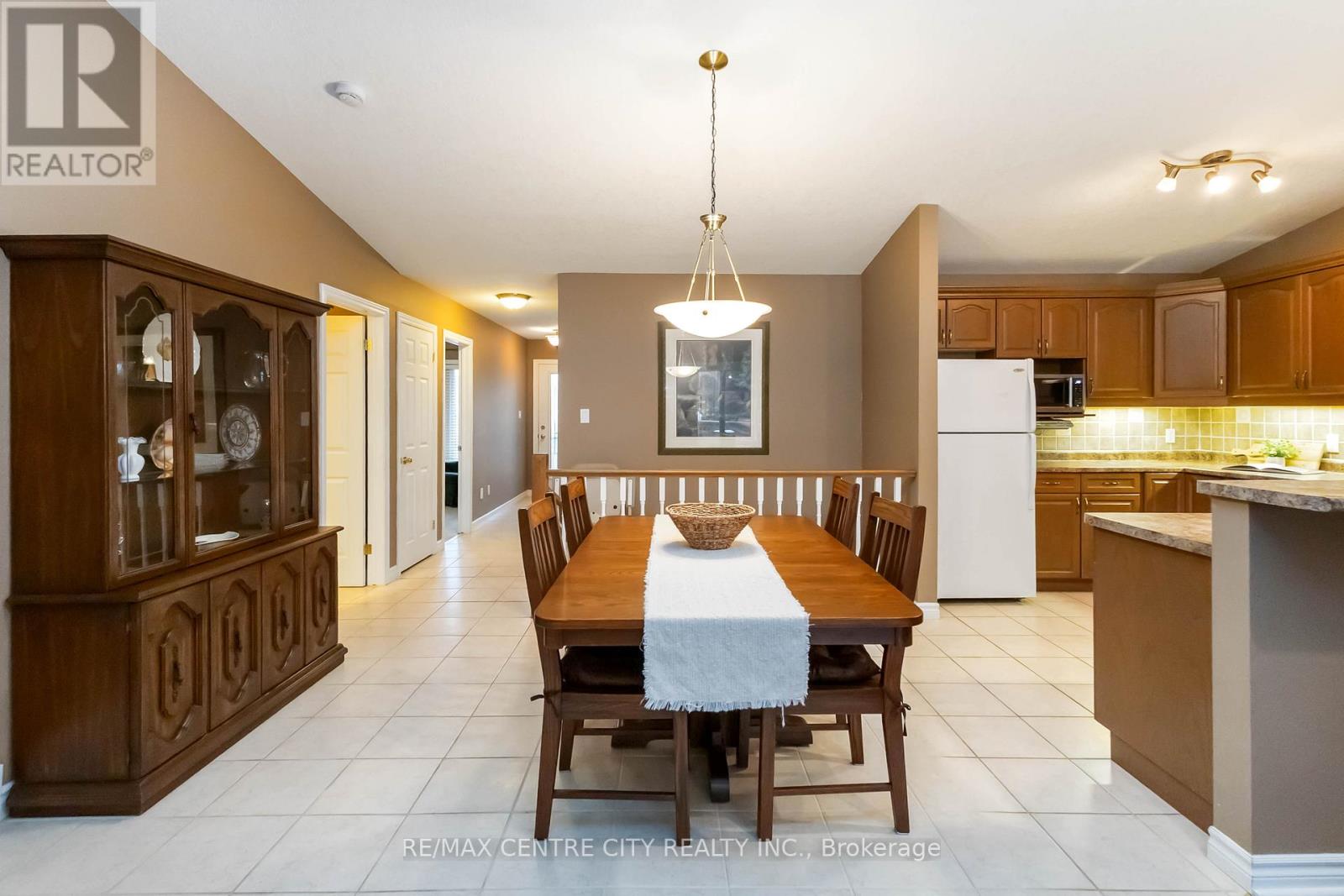 10 - 620 Thistlewood Drive, London North, Ontario  N5X 0A9 - Photo 13 - X12801086