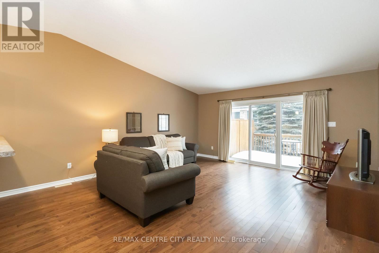 10 - 620 Thistlewood Drive, London North, Ontario  N5X 0A9 - Photo 19 - X12801086