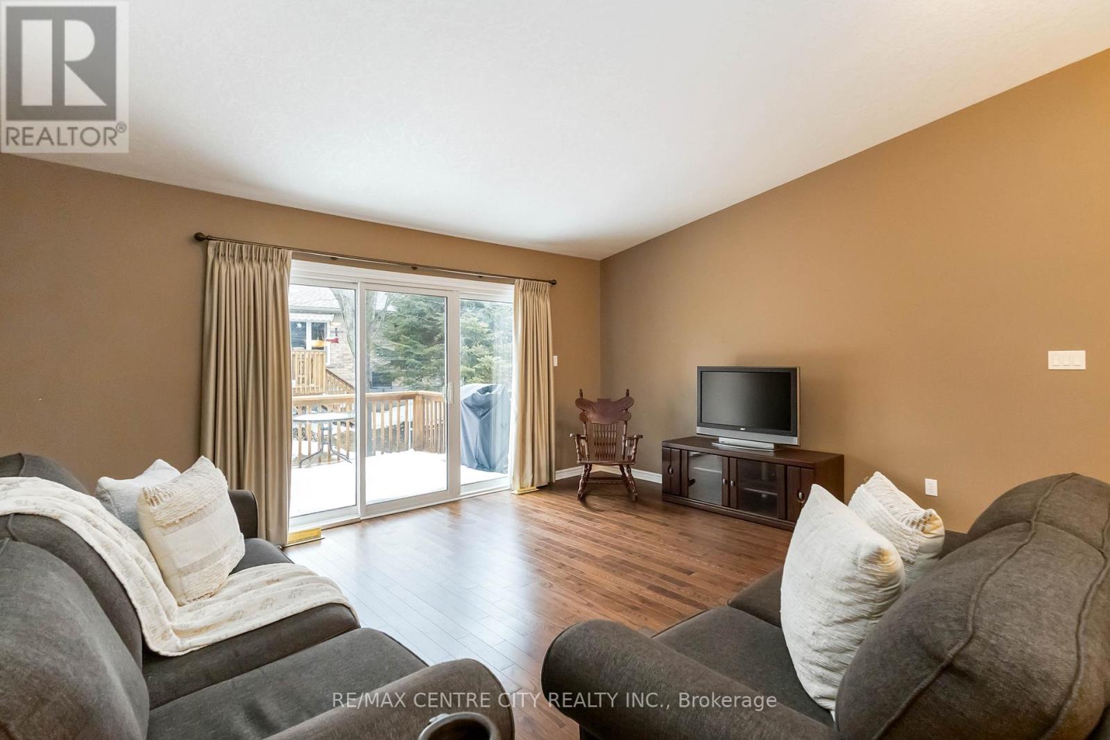 10 - 620 Thistlewood Drive, London North, Ontario  N5X 0A9 - Photo 21 - X12801086