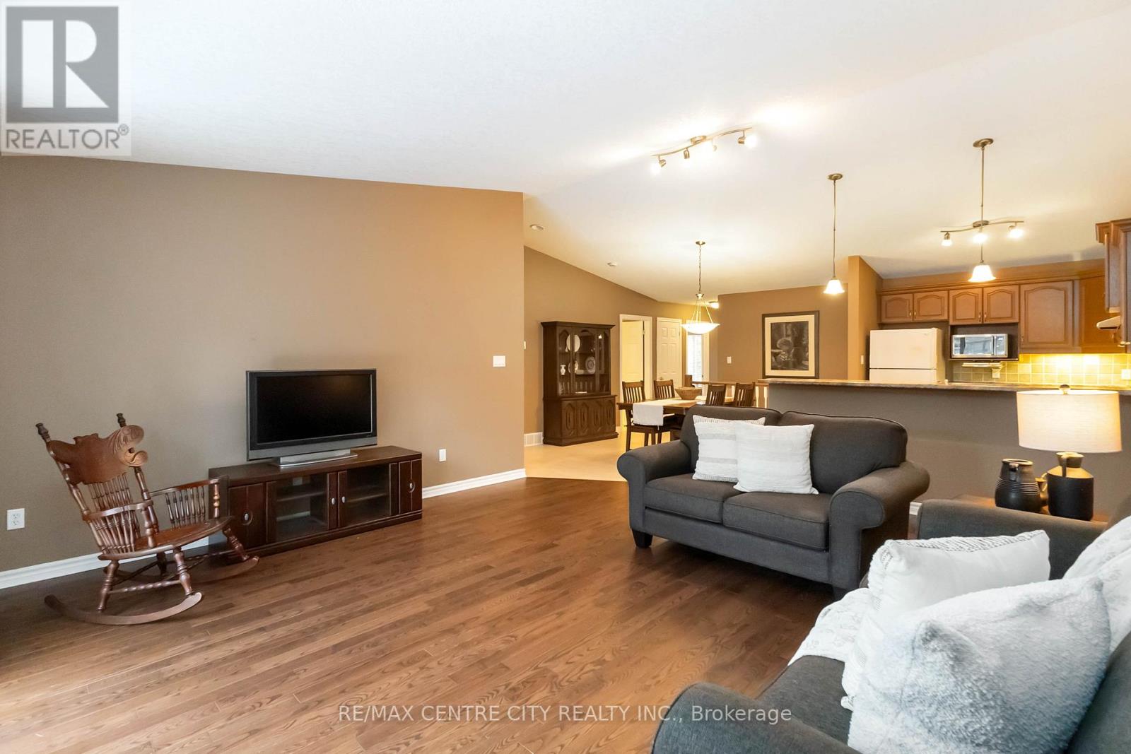 10 - 620 Thistlewood Drive, London North, Ontario  N5X 0A9 - Photo 22 - X12801086