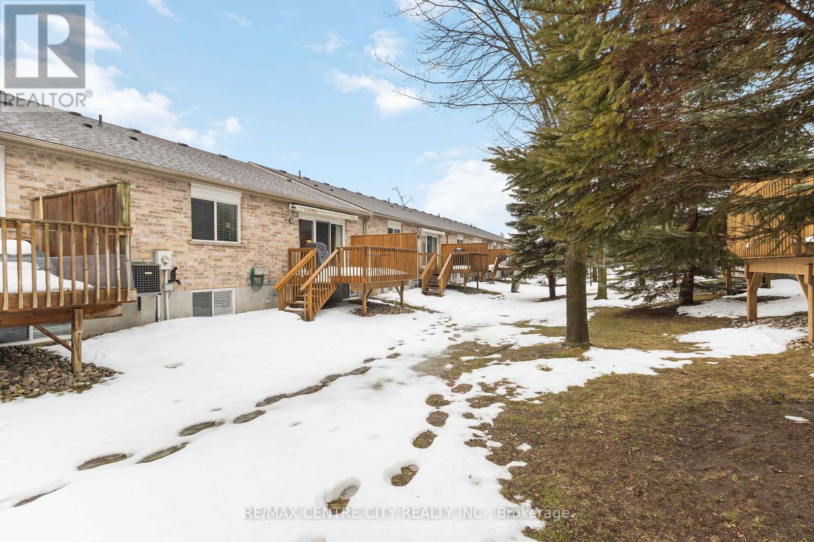 10 - 620 Thistlewood Drive, London North, Ontario  N5X 0A9 - Photo 47 - X12801086