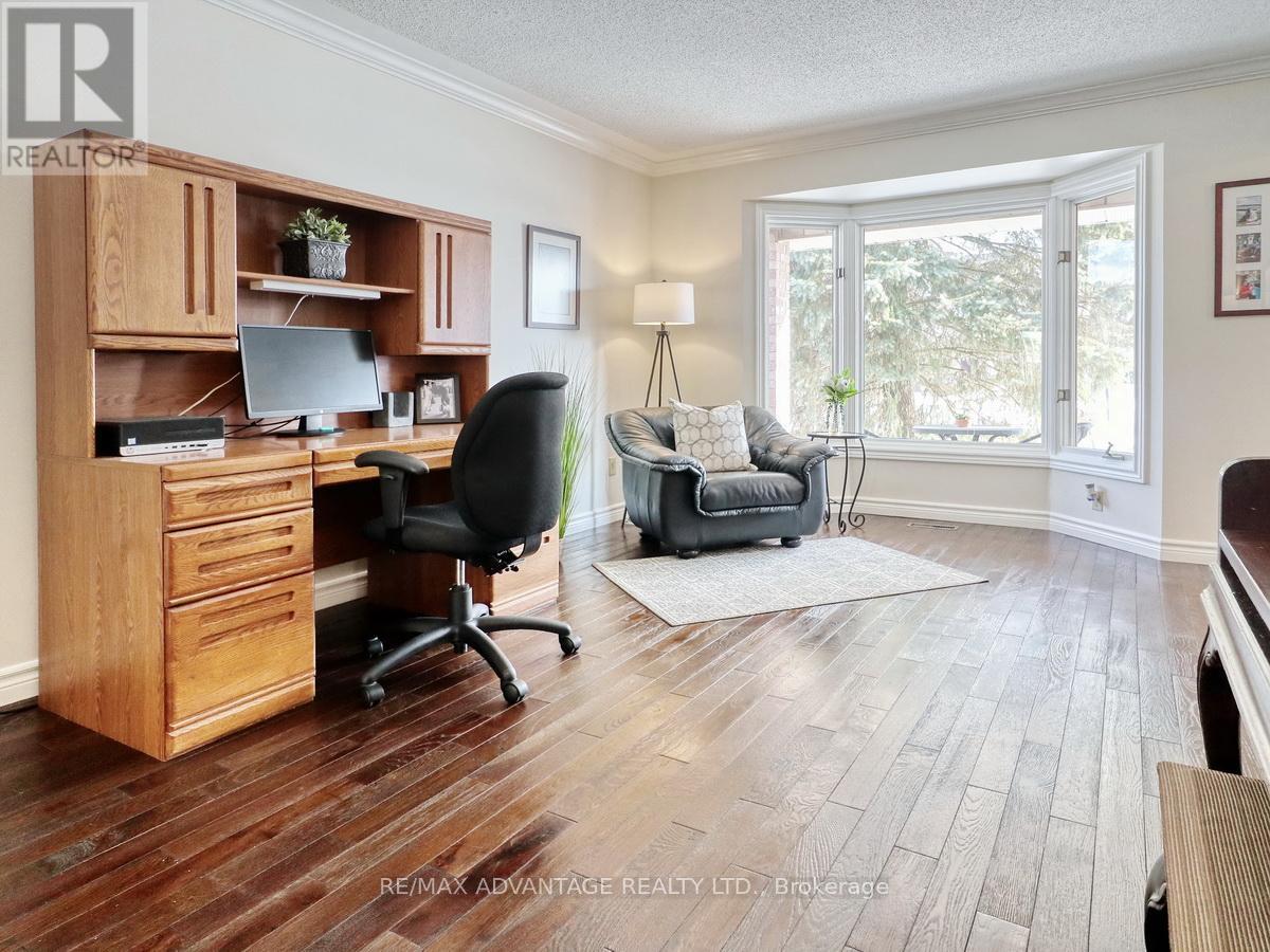 6 Green Hedge Lane, London North, Ontario  N6H 4Z5 - Photo 10 - X12801140