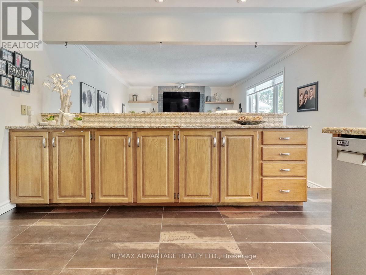 6 Green Hedge Lane, London North, Ontario  N6H 4Z5 - Photo 18 - X12801140