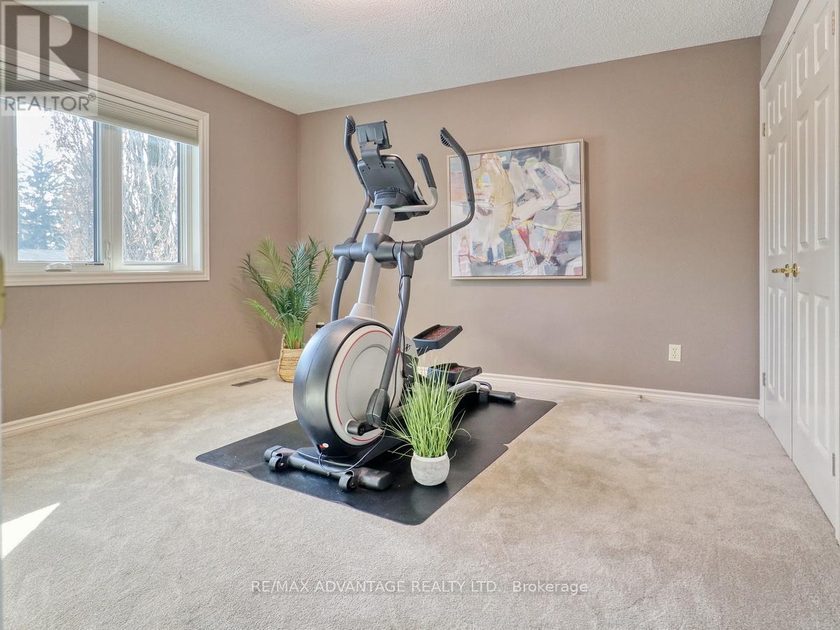 6 Green Hedge Lane, London North, Ontario  N6H 4Z5 - Photo 28 - X12801140