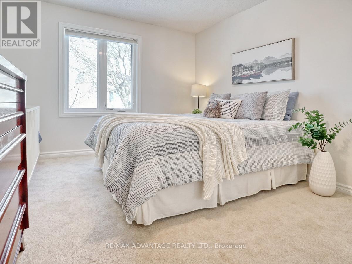 6 Green Hedge Lane, London North, Ontario  N6H 4Z5 - Photo 29 - X12801140