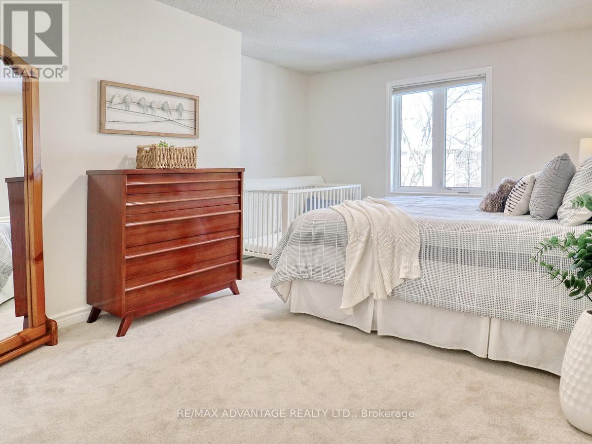 6 Green Hedge Lane, London North, Ontario  N6H 4Z5 - Photo 30 - X12801140