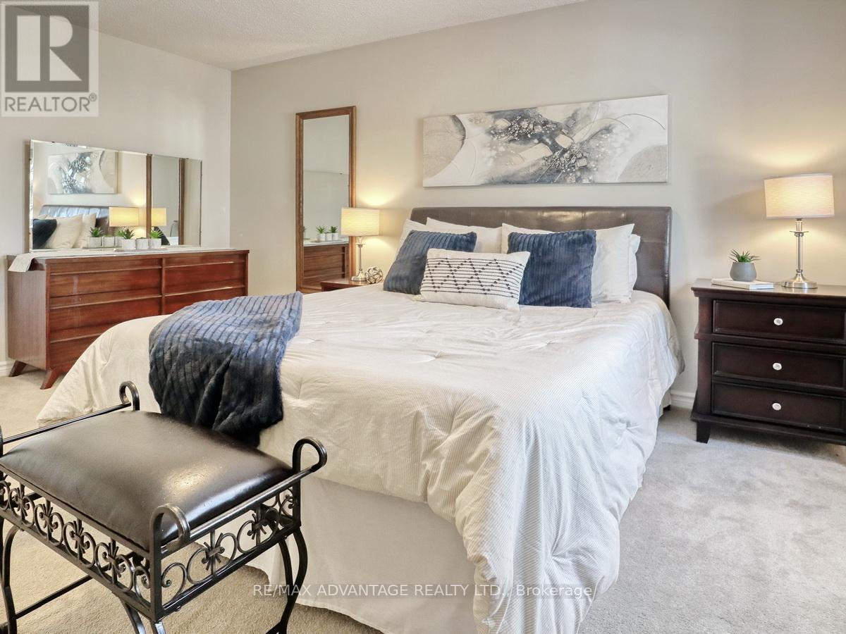 6 Green Hedge Lane, London North, Ontario  N6H 4Z5 - Photo 32 - X12801140