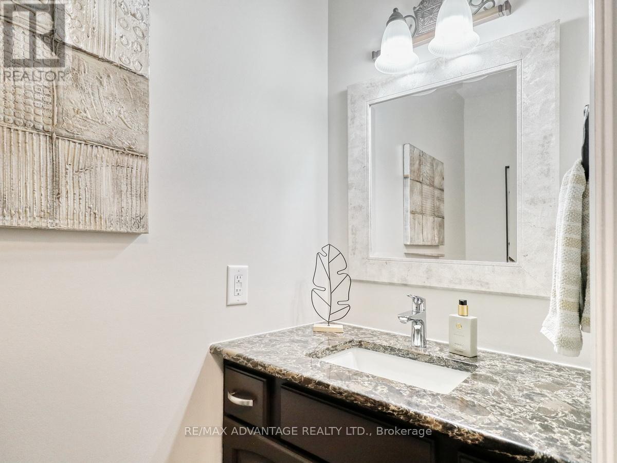 6 Green Hedge Lane, London North, Ontario  N6H 4Z5 - Photo 36 - X12801140