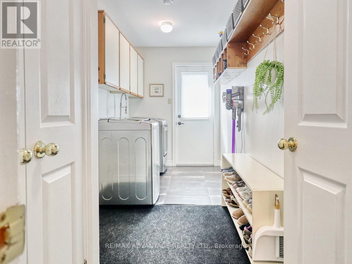 6 Green Hedge Lane, London North, Ontario  N6H 4Z5 - Photo 37 - X12801140