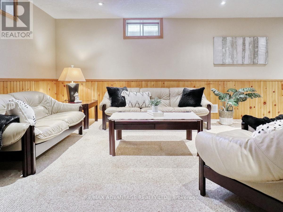 6 Green Hedge Lane, London North, Ontario  N6H 4Z5 - Photo 38 - X12801140