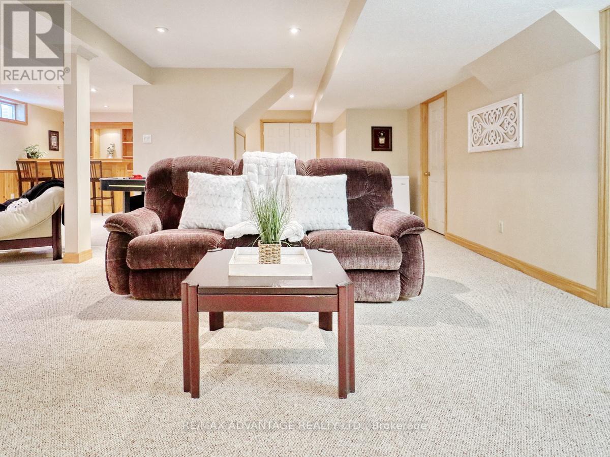 6 Green Hedge Lane, London North, Ontario  N6H 4Z5 - Photo 41 - X12801140