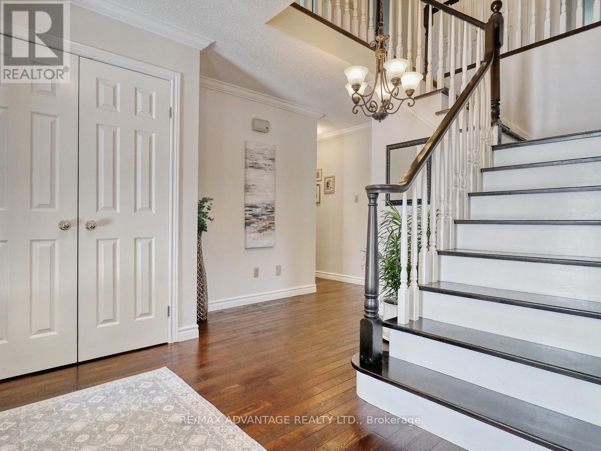 6 Green Hedge Lane, London North, Ontario  N6H 4Z5 - Photo 5 - X12801140