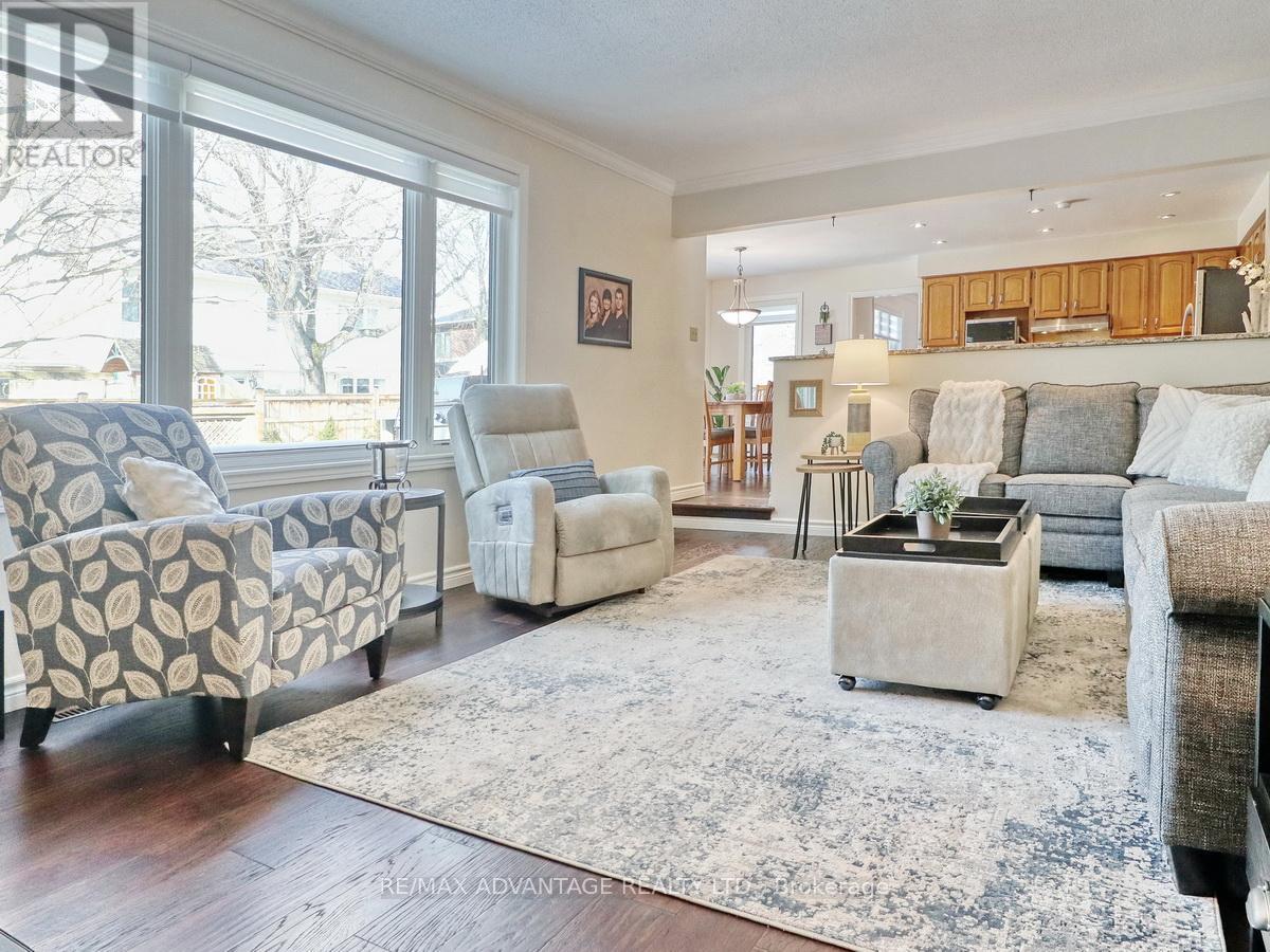 6 Green Hedge Lane, London North, Ontario  N6H 4Z5 - Photo 8 - X12801140