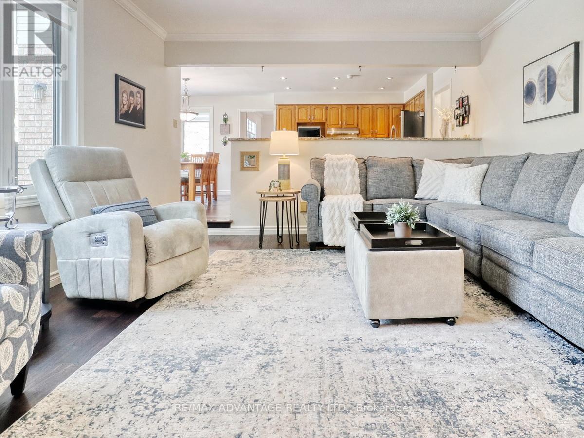 6 Green Hedge Lane, London North, Ontario  N6H 4Z5 - Photo 9 - X12801140