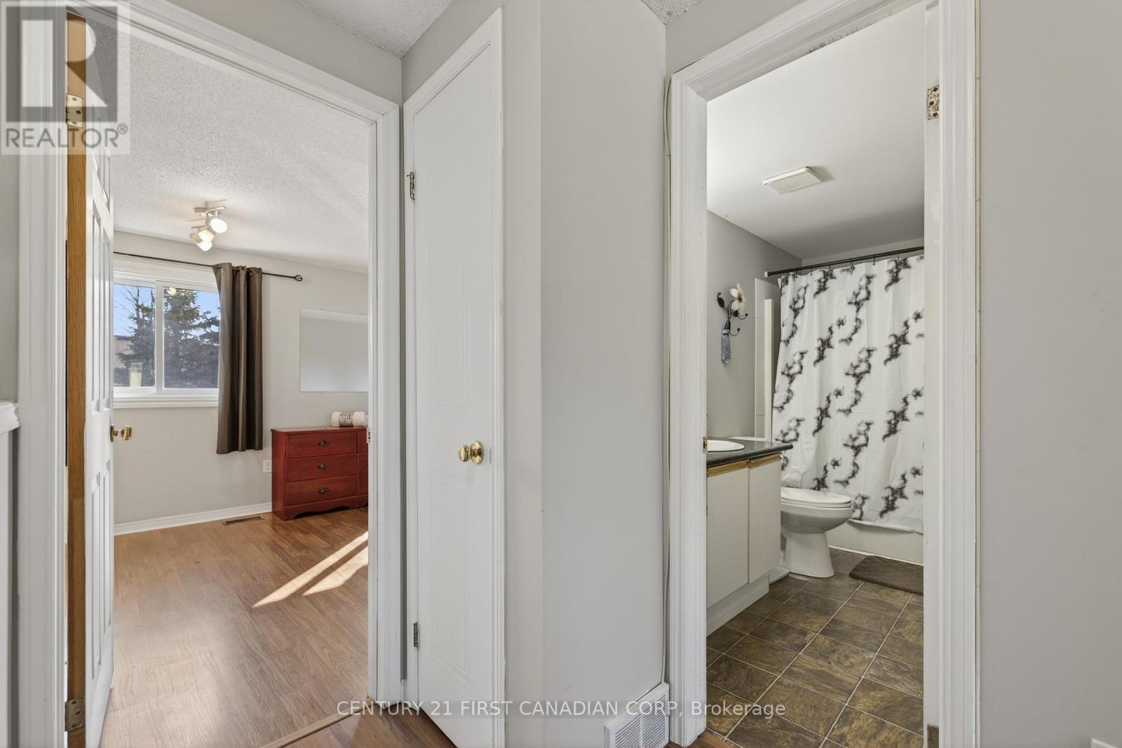 44 - 217 Martinet Avenue, London East, Ontario  N5V 4P5 - Photo 24 - X12801216